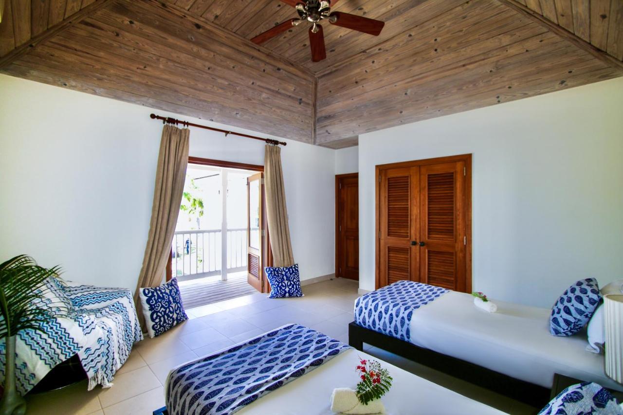 The Hideaway At Hughes Point Hotel Freetown Exterior photo