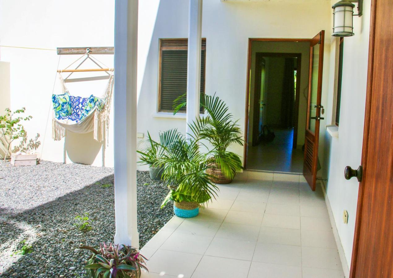 The Hideaway At Hughes Point Hotel Freetown Exterior photo