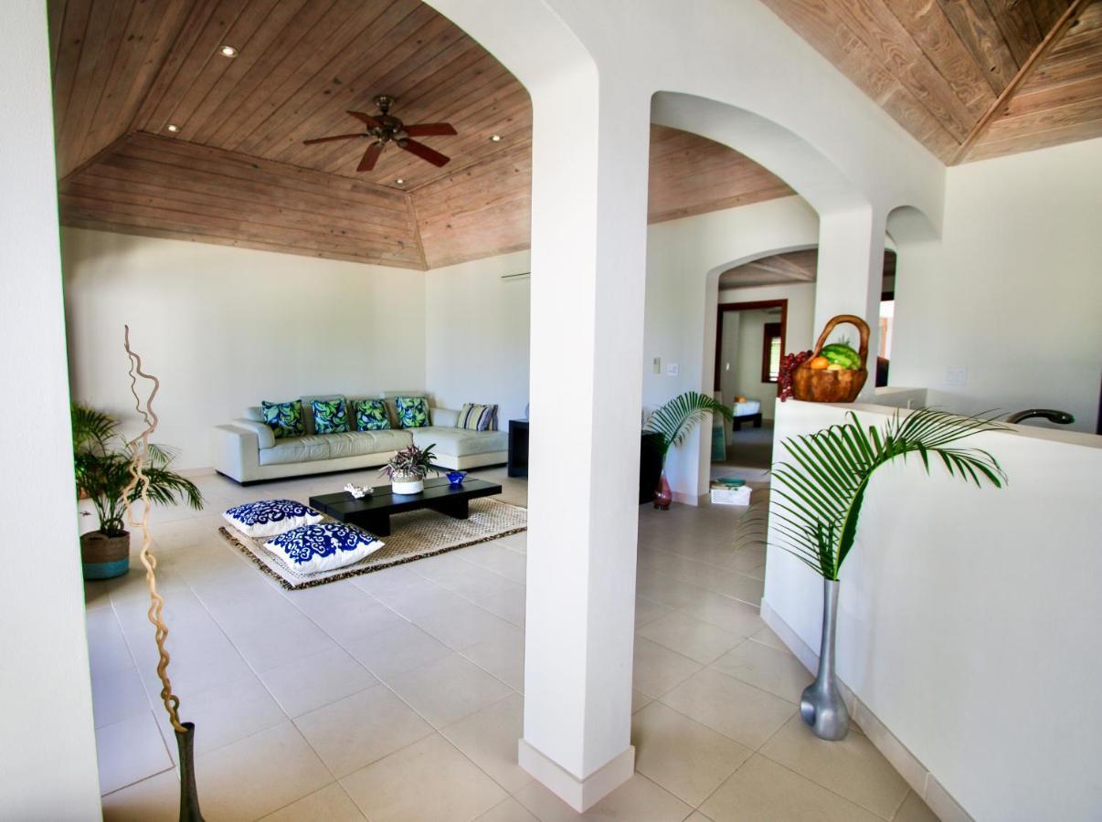 The Hideaway At Hughes Point Hotel Freetown Exterior photo